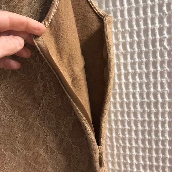 Excellent used MaxMara wool sleeveless lace top - Picture 6 of 11